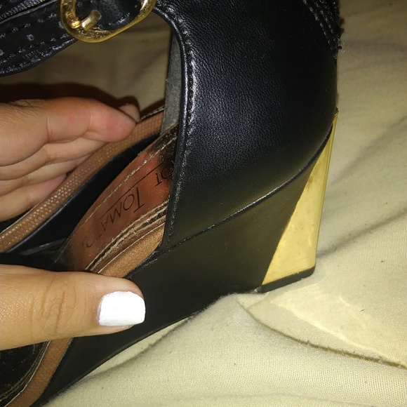 Heels - Picture 2 of 4